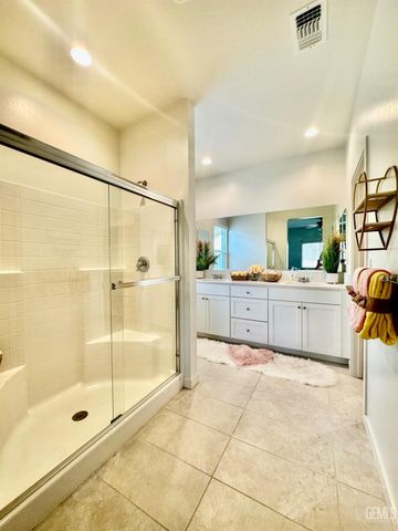 12404 Burnham Street, Bakersfield, CA 93311