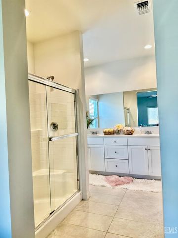 12404 Burnham Street, Bakersfield, CA 93311