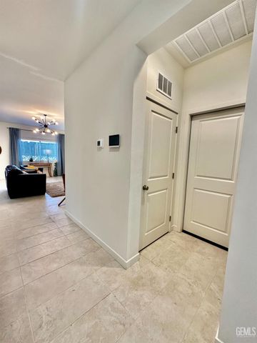 12404 Burnham Street, Bakersfield, CA 93311