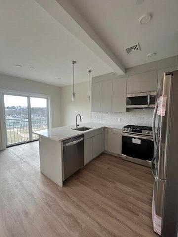 458 Washington St 307, Boston, MA 02135