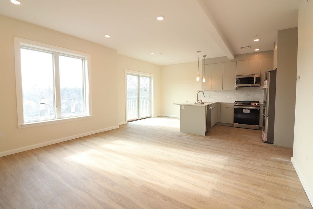 458 Washington St 307, Boston, MA 02135