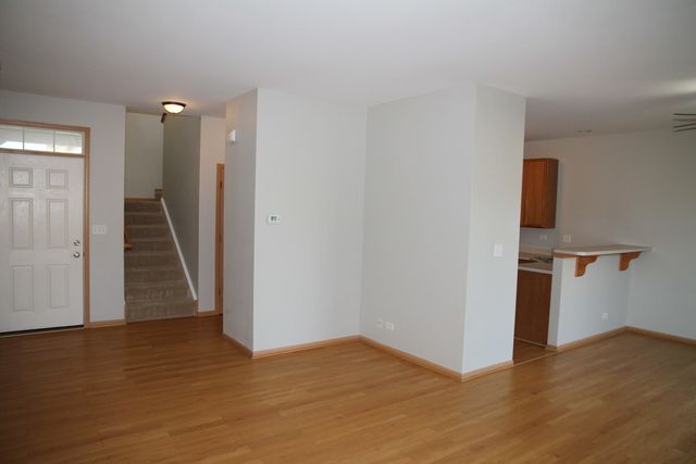 383 Chesapeake Lane, Oswego, IL 60543