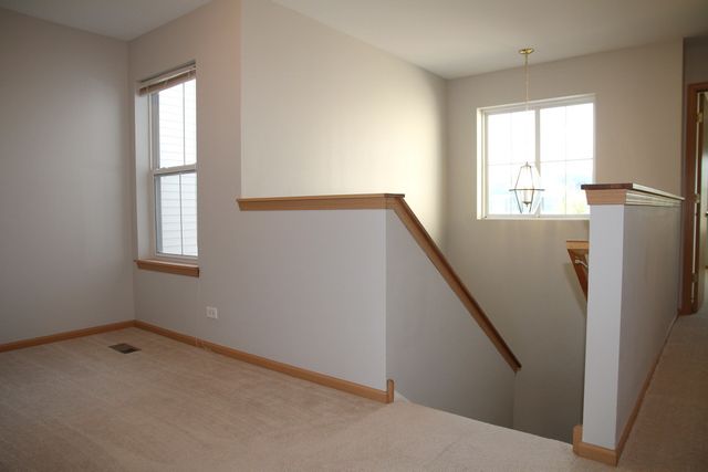 383 Chesapeake Lane, Oswego, IL 60543