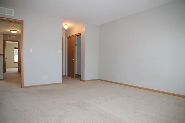 383 Chesapeake Lane, Oswego, IL 60543