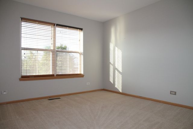 383 Chesapeake Lane, Oswego, IL 60543