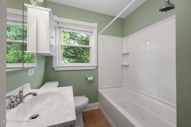 3241 Radiance Rd, Louisville, KY 40220