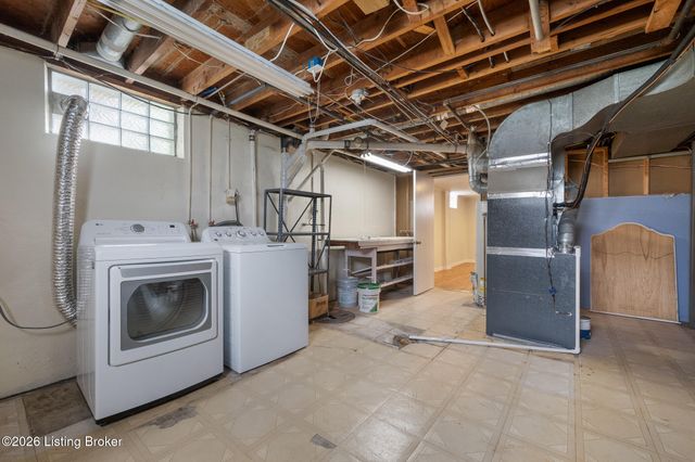 3241 Radiance Rd, Louisville, KY 40220