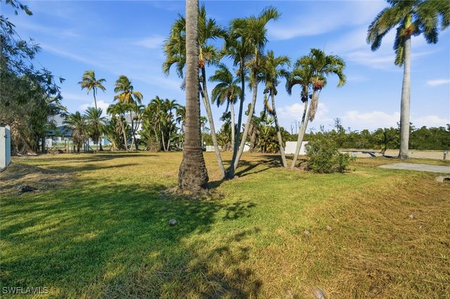 1138 Christopher CT, Naples, FL 34104