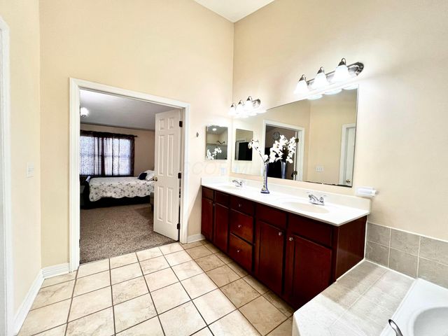 7565 Scioto Parkway, Powell, OH 43065