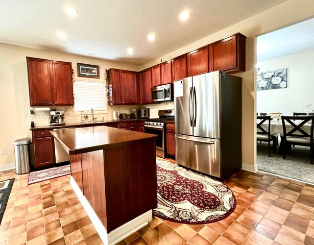 7565 Scioto Parkway, Powell, OH 43065