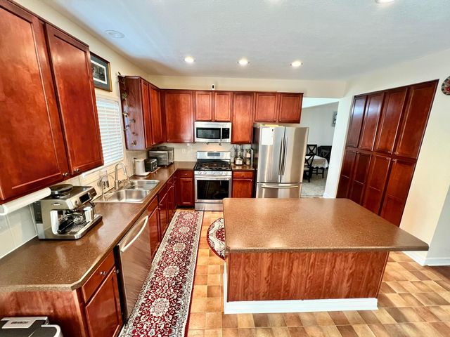 7565 Scioto Parkway, Powell, OH 43065