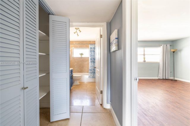 1855 NE 121st St 32, North Miami, FL 33181