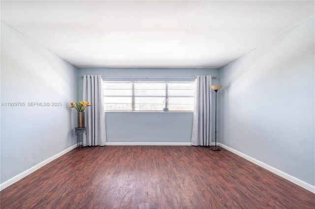 1855 NE 121st St 32, North Miami, FL 33181