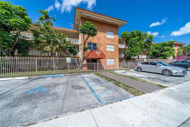 1855 NE 121st St 32, North Miami, FL 33181