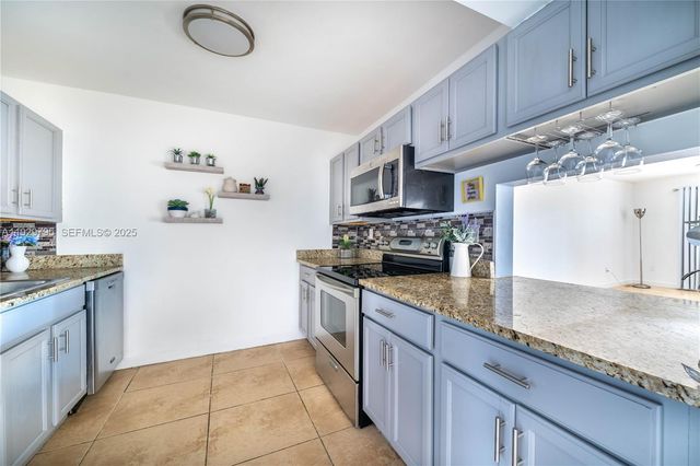 1855 NE 121st St 32, North Miami, FL 33181