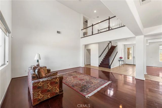 658 E Lago Lindo Rd, Palmdale, CA 93550