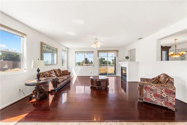 658 E Lago Lindo Rd, Palmdale, CA 93550