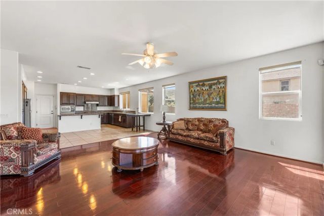 658 E Lago Lindo Rd, Palmdale, CA 93550