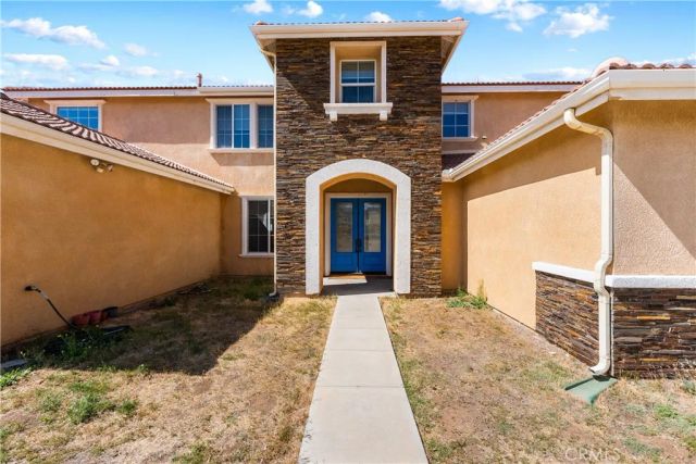 658 E Lago Lindo Rd, Palmdale, CA 93550