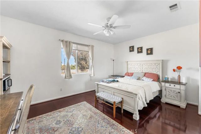 658 E Lago Lindo Rd, Palmdale, CA 93550