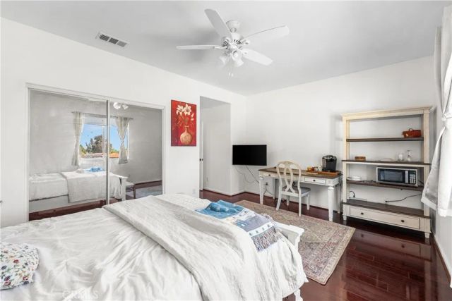 658 E Lago Lindo Rd, Palmdale, CA 93550