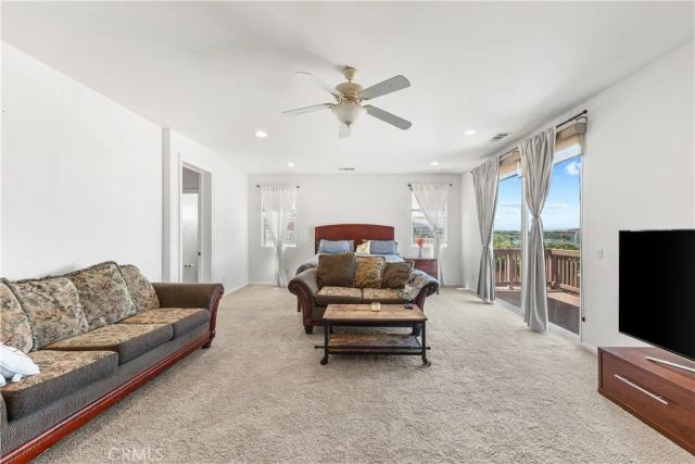 658 E Lago Lindo Rd, Palmdale, CA 93550