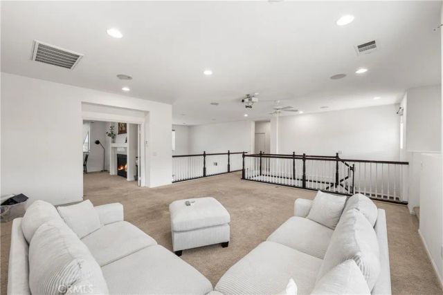 658 E Lago Lindo Rd, Palmdale, CA 93550