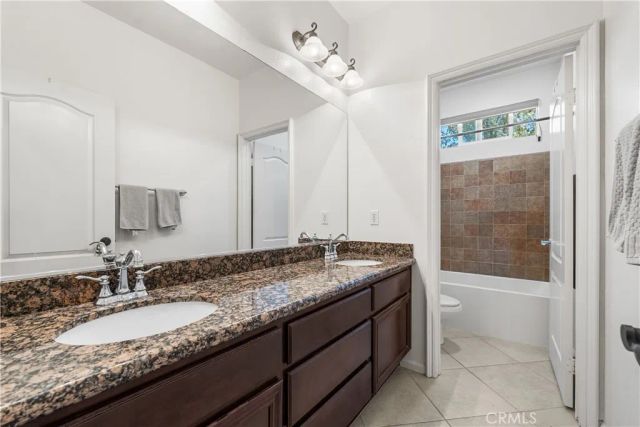 658 E Lago Lindo Rd, Palmdale, CA 93550