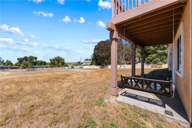 658 E Lago Lindo Rd, Palmdale, CA 93550