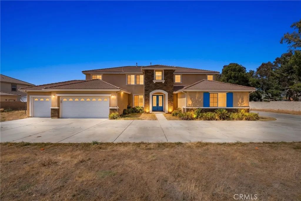658 E Lago Lindo Rd, Palmdale, CA 93550