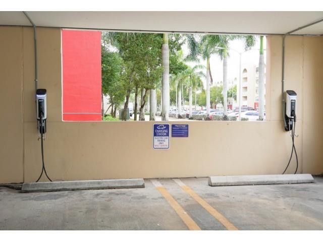 18335 NW 68 Avenue 790-104a, Hialeah, FL 33015