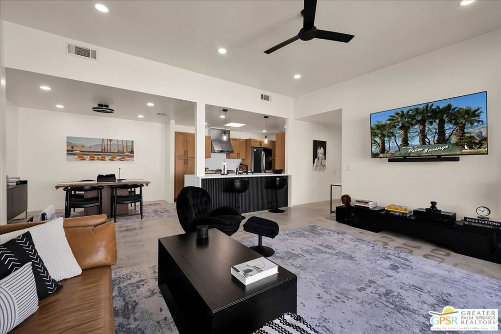 Image 14 of property listing at 410 N Hermosa Drive, Palm Springs, CA 92262