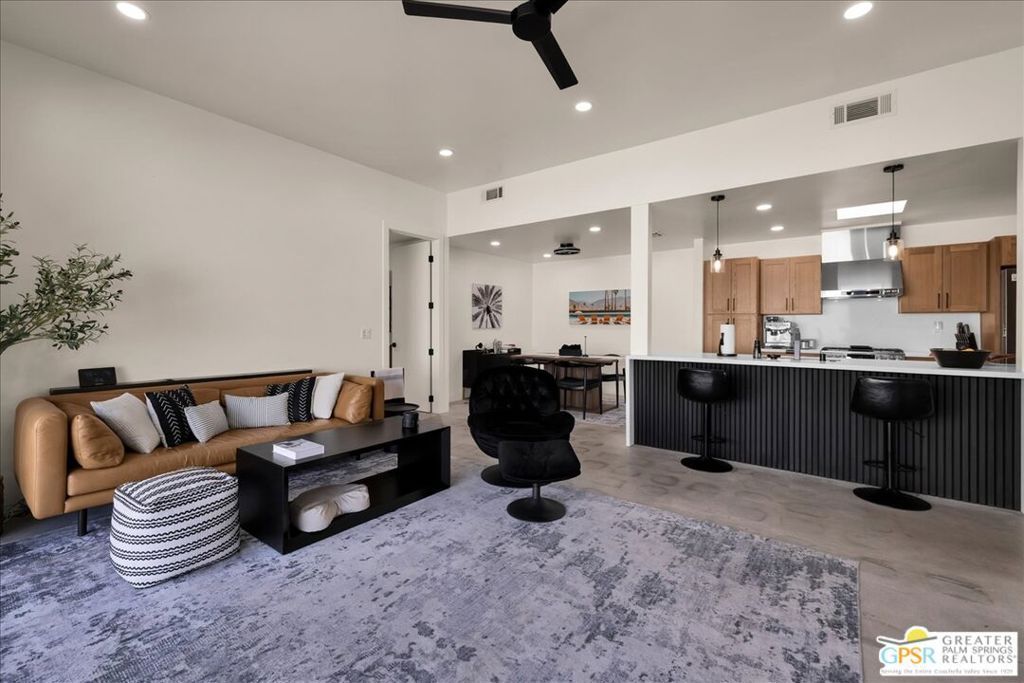 Image 15 of property listing at 410 N Hermosa Drive, Palm Springs, CA 92262