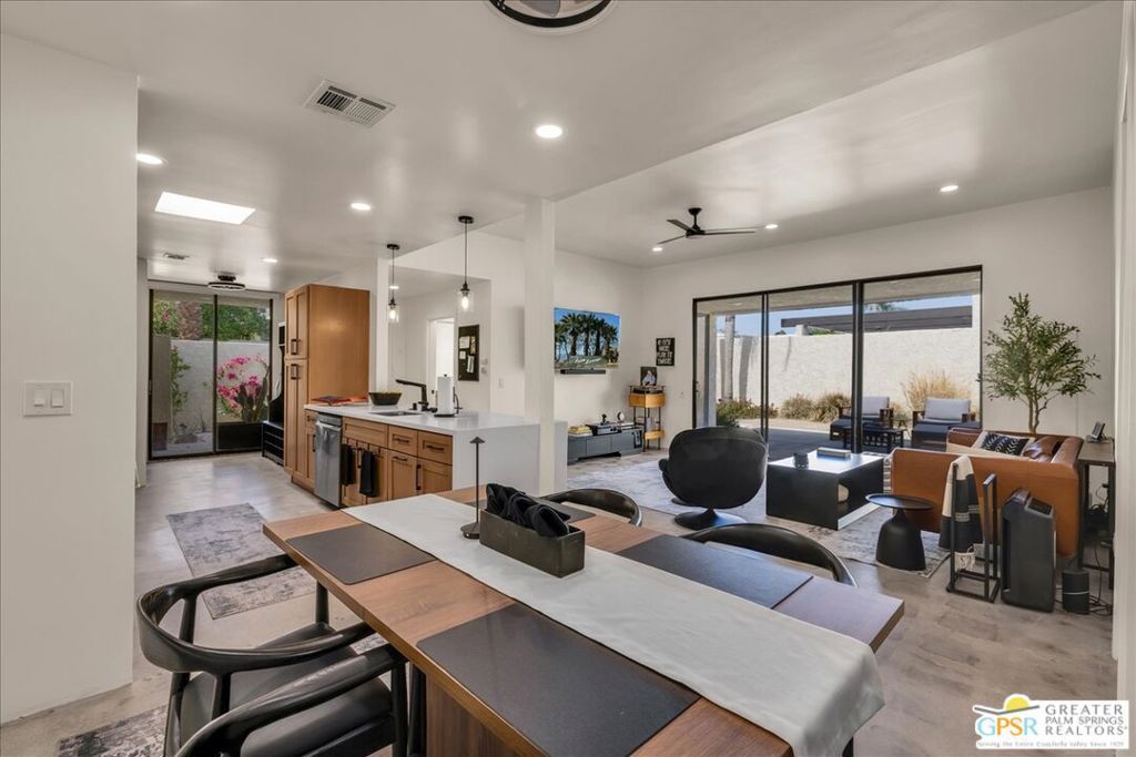 Image 20 of property listing at 410 N Hermosa Drive, Palm Springs, CA 92262