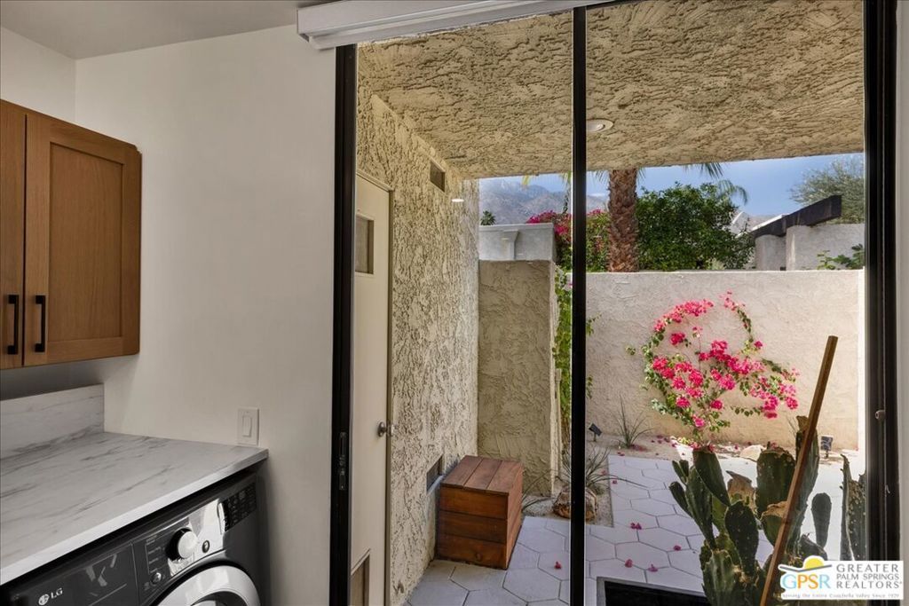 Image 26 of property listing at 410 N Hermosa Drive, Palm Springs, CA 92262