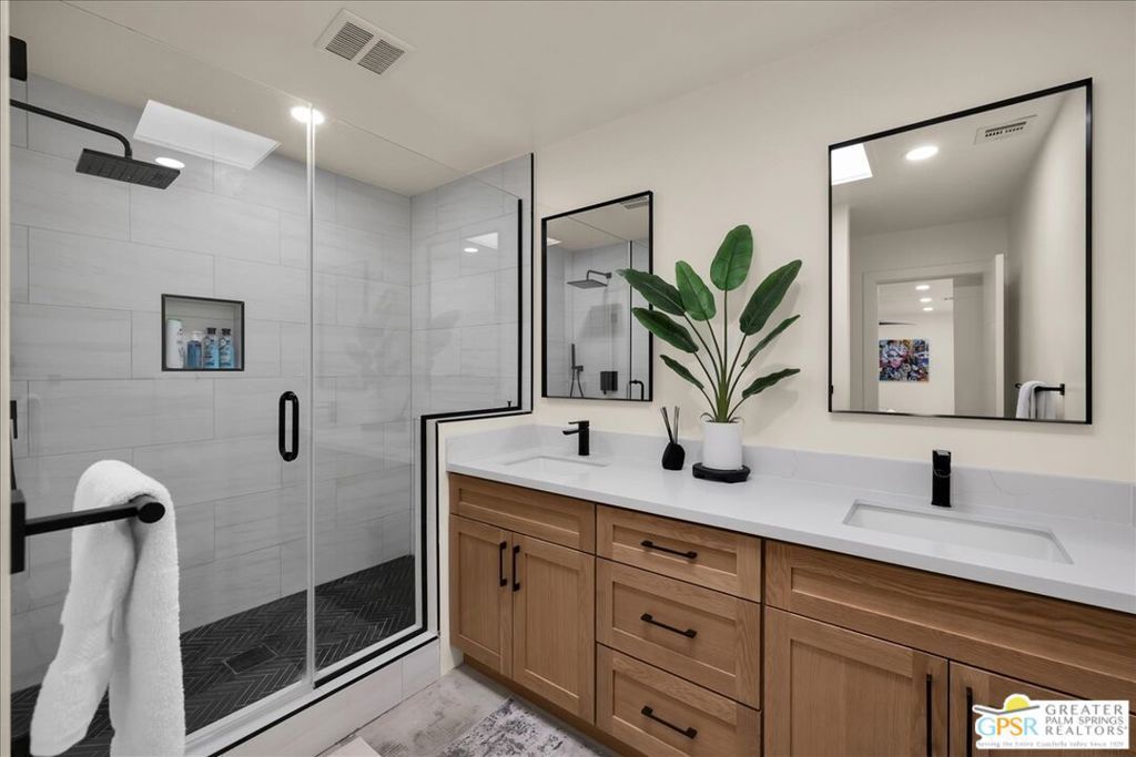 Image 30 of property listing at 410 N Hermosa Drive, Palm Springs, CA 92262