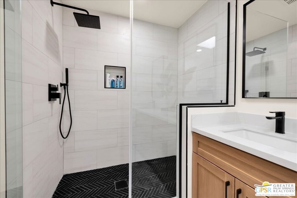 Image 31 of property listing at 410 N Hermosa Drive, Palm Springs, CA 92262