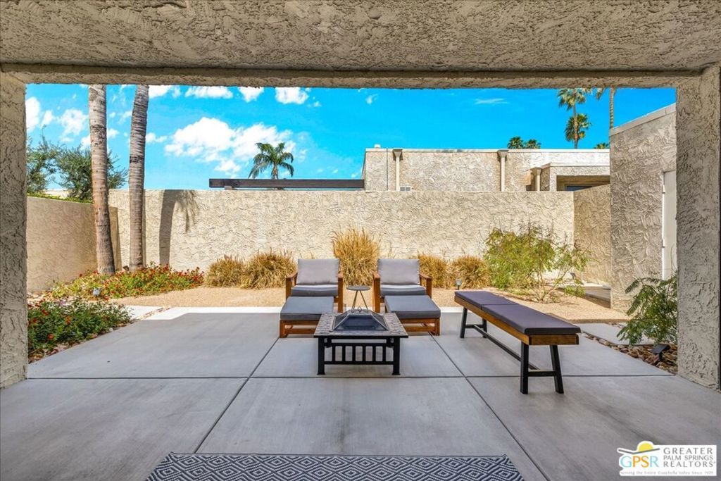 Image 37 of property listing at 410 N Hermosa Drive, Palm Springs, CA 92262