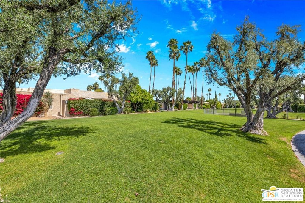 Image 4 of property listing at 410 N Hermosa Drive, Palm Springs, CA 92262