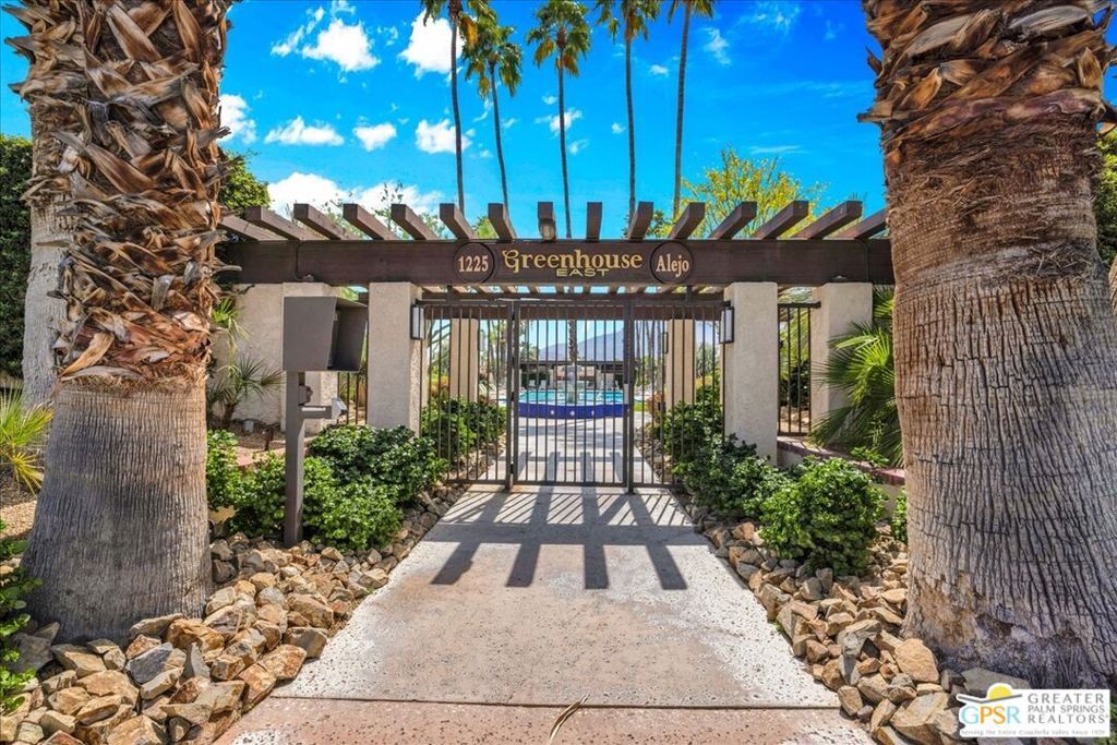 Image 5 of property listing at 410 N Hermosa Drive, Palm Springs, CA 92262