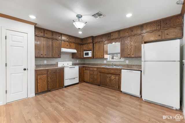 106 E WILLIAMS DRIVE, Burkburnett, TX 76354