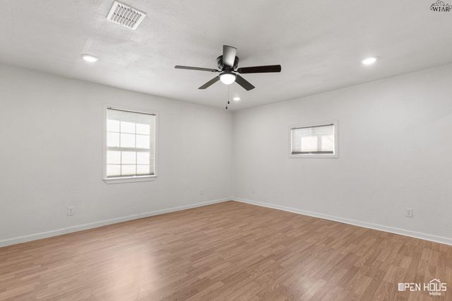 106 E WILLIAMS DRIVE, Burkburnett, TX 76354