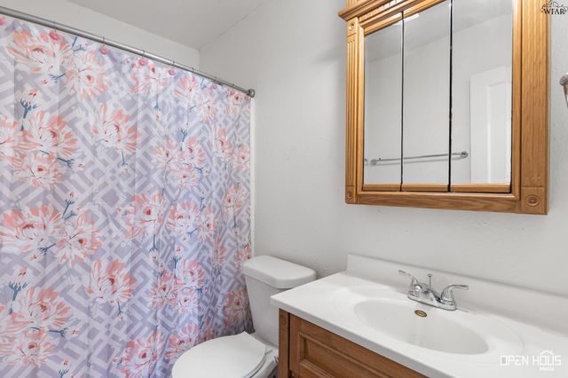 106 E WILLIAMS DRIVE, Burkburnett, TX 76354