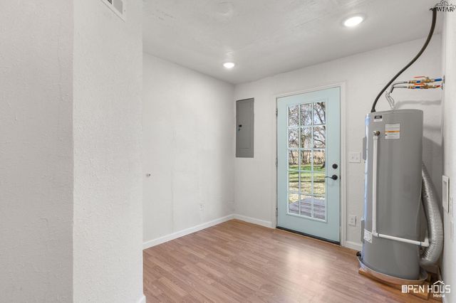 106 E WILLIAMS DRIVE, Burkburnett, TX 76354