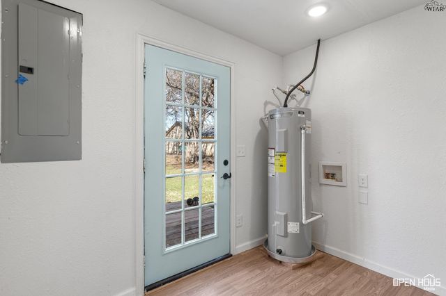 106 E WILLIAMS DRIVE, Burkburnett, TX 76354