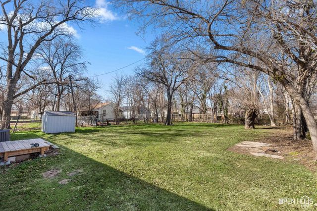 106 E WILLIAMS DRIVE, Burkburnett, TX 76354