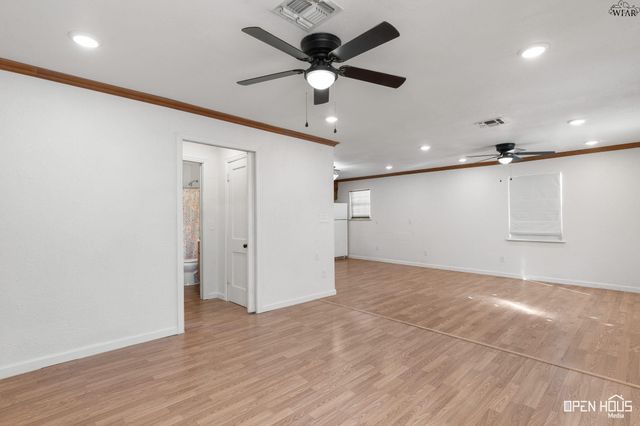 106 E WILLIAMS DRIVE, Burkburnett, TX 76354