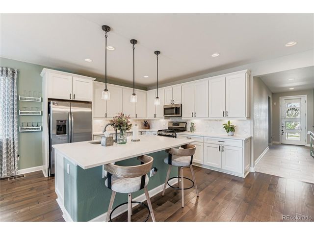 902 Pinecliff Dr, Erie, CO 80516