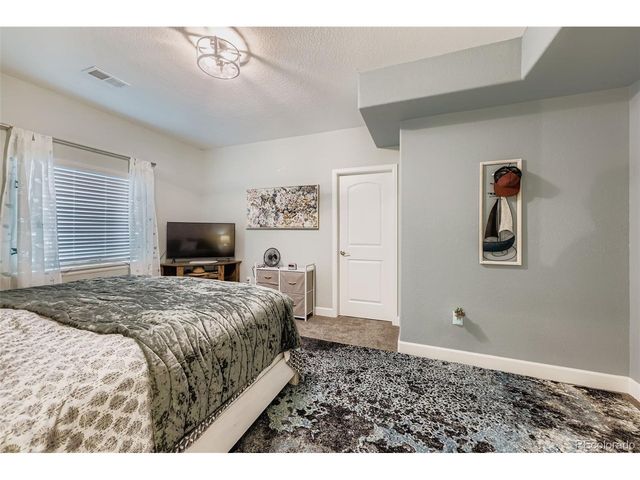 902 Pinecliff Dr, Erie, CO 80516