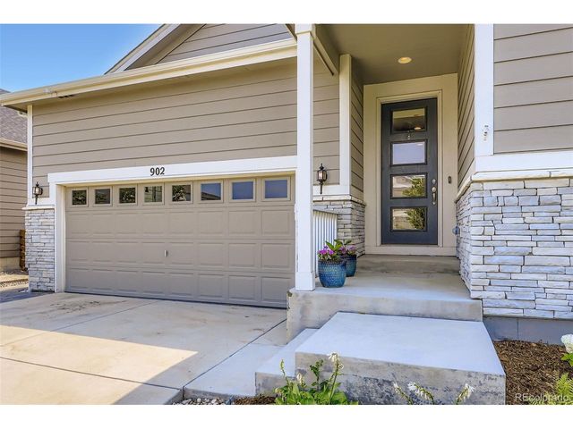 902 Pinecliff Dr, Erie, CO 80516